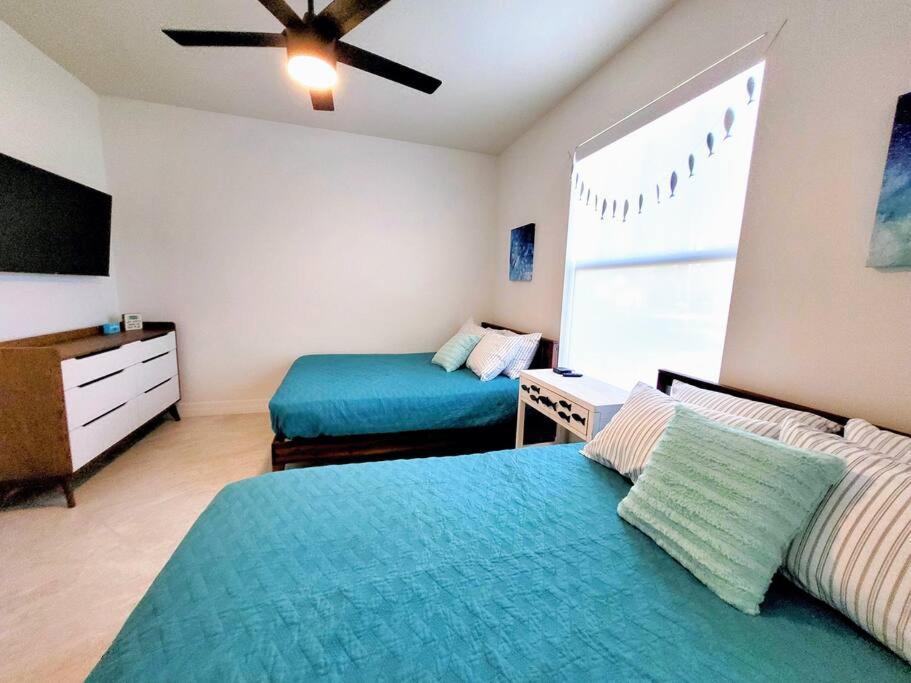 Blue Door Retreat - Luxury Pool Home - Sleeps 8 珊瑚角 外观 照片
